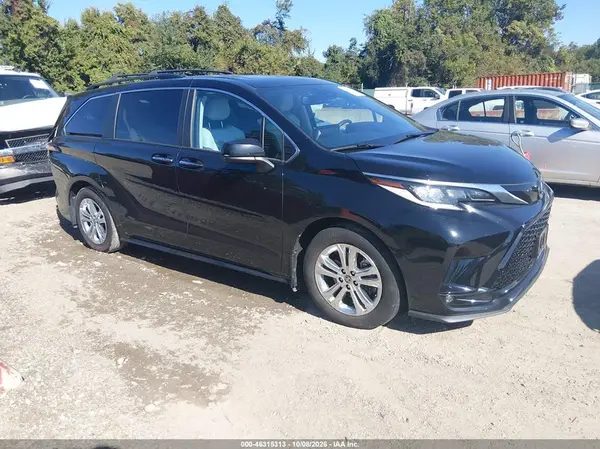 5TDXSKFC1NS068589 2022 TOYOTA SIENNA - Image 1