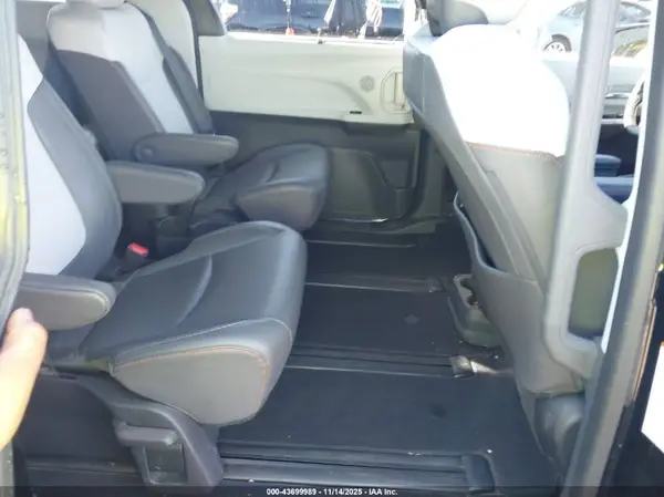 5TDXSKFC2NS044270 2022 TOYOTA SIENNA - Image 8
