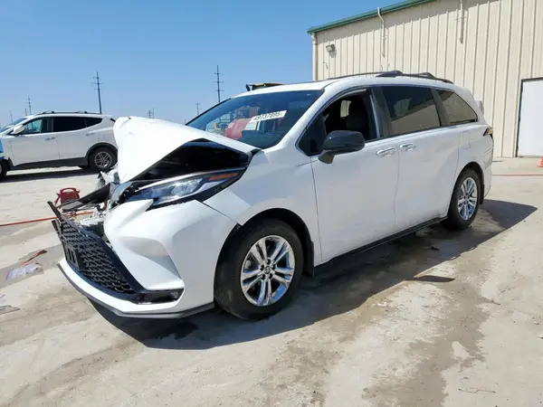 5TDXSKFC2PS077885 2023 TOYOTA SIENNA - Image 1