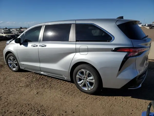 5TDXSKFC4MS002164 2021 TOYOTA SIENNA - Image 2