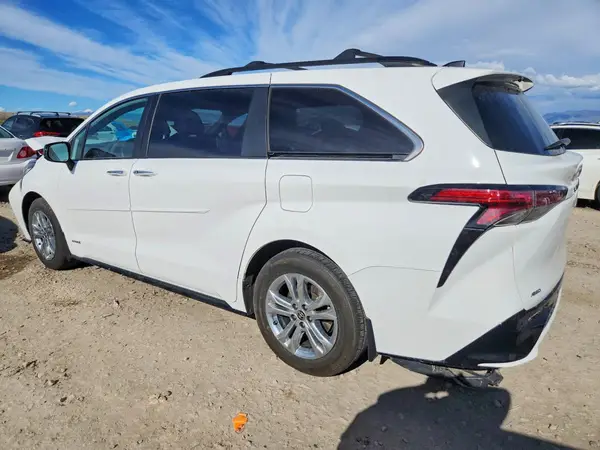 5TDXSKFC4MS034872 2021 TOYOTA SIENNA - Image 2