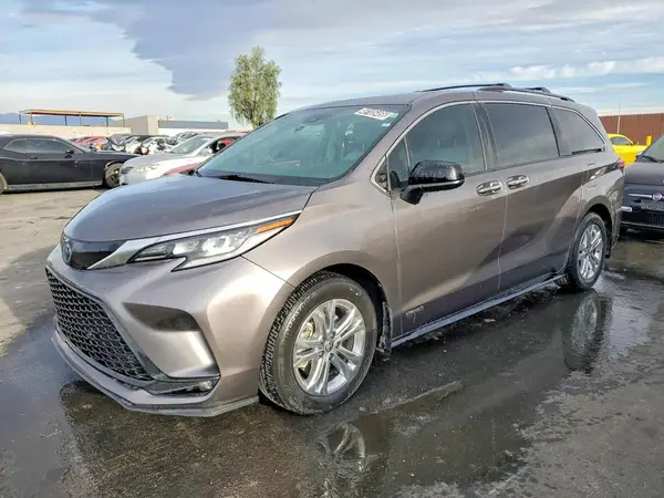 5TDXSKFC4MS040025 2021 TOYOTA SIENNA - Image 1