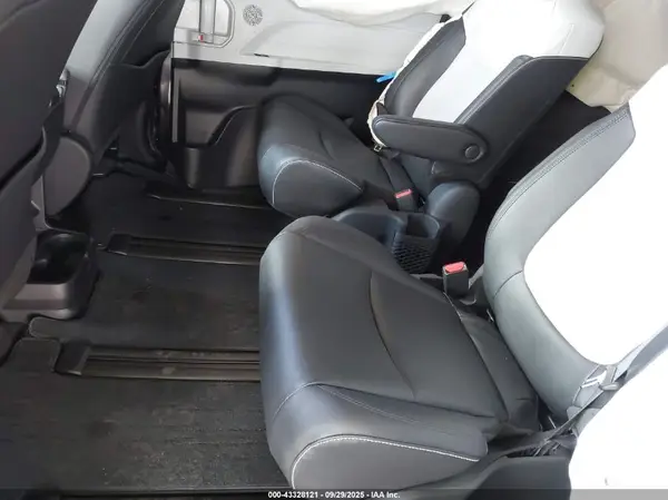 5TDXSKFC4SS206251 2025 TOYOTA SIENNA - Image 8