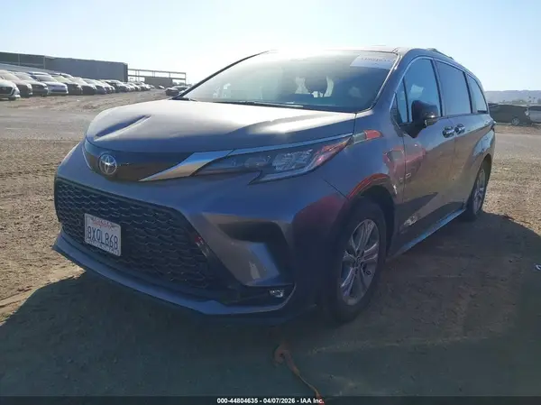 5TDXSKFC6MS033982 2021 TOYOTA SIENNA - Image 2