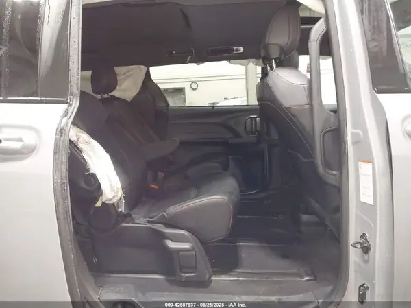 5TDXSKFC6PS078280 2023 TOYOTA SIENNA - Image 8