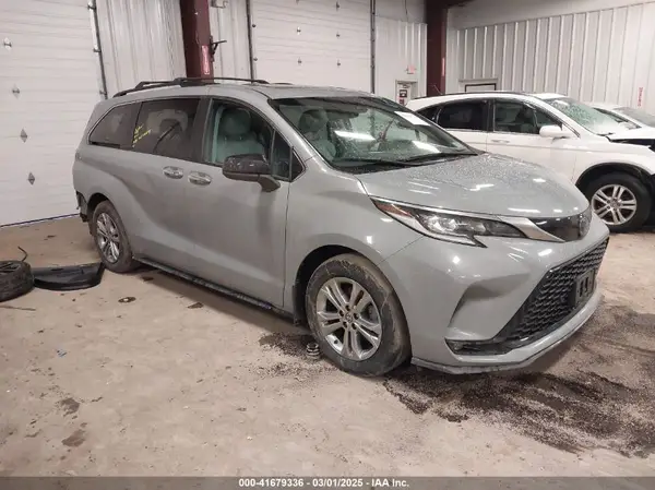 5TDXSKFC6PS085066 2023 TOYOTA SIENNA - Image 1