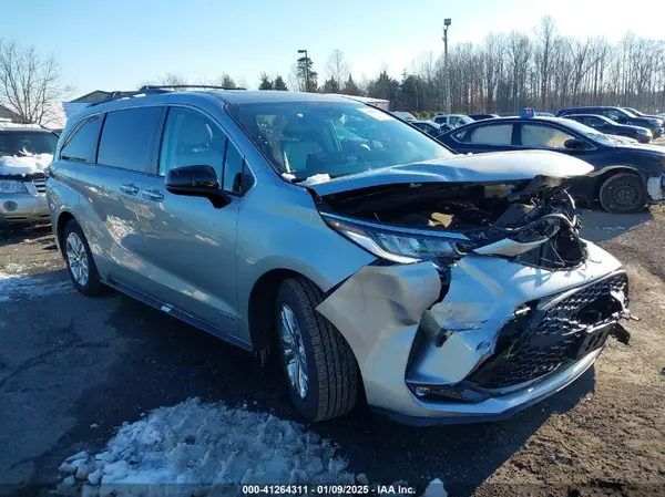 5TDXSKFC7MS027124 2021 TOYOTA SIENNA - Image 1