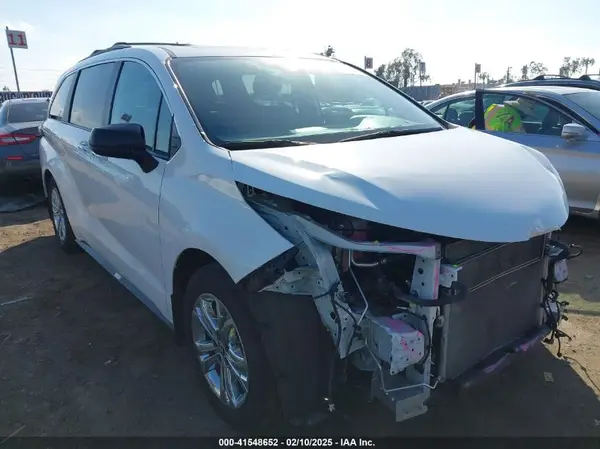 5TDXSKFC7PS076599 2023 TOYOTA SIENNA - Image 1