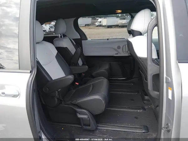 5TDXSKFC7SS211461 2025 TOYOTA SIENNA - Image 8