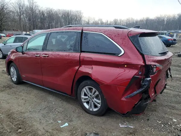 5TDXSKFC8MS018304 2021 TOYOTA SIENNA - Image 2