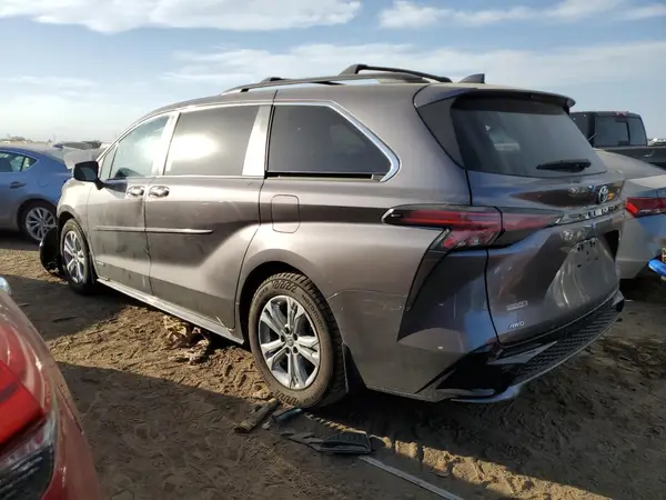 5TDXSKFC8MS039072 2021 TOYOTA SIENNA - Image 2