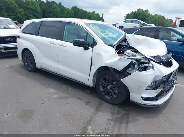 5TDXSKFC8RS127207 2024 TOYOTA SIENNA - Image 1