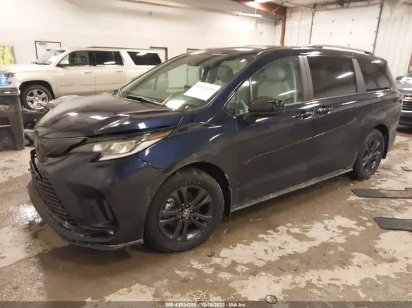 5TDXSKFCXTS229874 2026 TOYOTA SIENNA - Image 2
