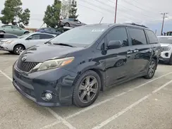5TDXZ3DC0HS782240 2017 TOYOTA SIENNA