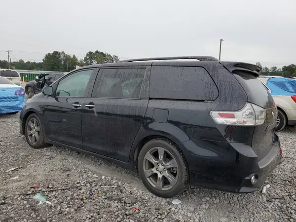 5TDXZ3DC0HS782254 2017 TOYOTA SIENNA - Image 2