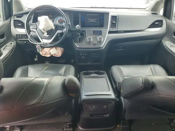 5TDXZ3DC0HS794789 2017 TOYOTA SIENNA - Image 8