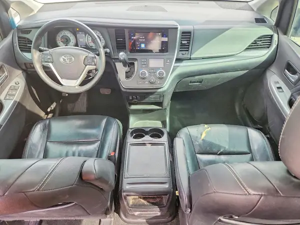 5TDXZ3DC0HS815026 2017 TOYOTA SIENNA - Image 8