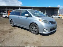 5TDXZ3DC0HS829850 2017 TOYOTA SIENNA