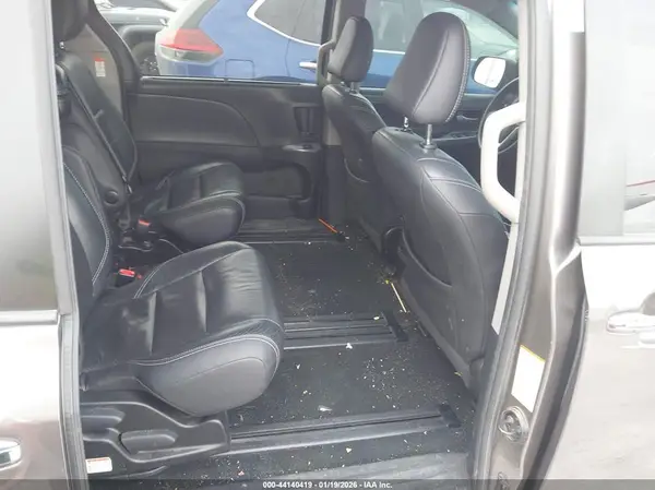 5TDXZ3DC0HS836281 2017 TOYOTA SIENNA - Image 8