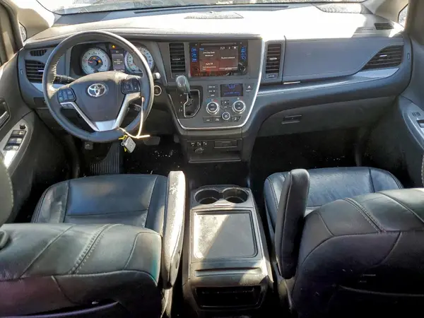 5TDXZ3DC0HS858880 2017 TOYOTA SIENNA - Image 8