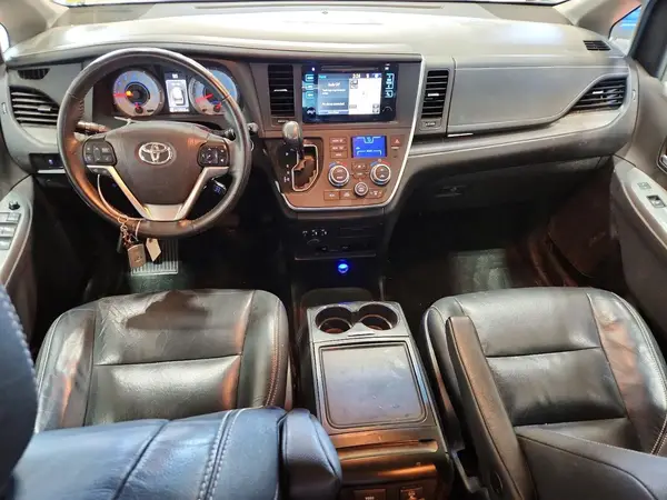 5TDXZ3DC0HS866316 2017 TOYOTA SIENNA - Image 8