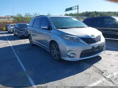 5TDXZ3DC0HS871421 2017 TOYOTA SIENNA