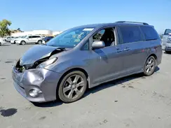 5TDXZ3DC0HS871970 2017 TOYOTA SIENNA
