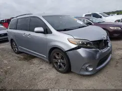 5TDXZ3DC0HS884234 2017 TOYOTA SIENNA