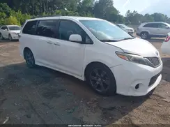 5TDXZ3DC0HS885822 2017 TOYOTA SIENNA