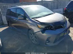 5TDXZ3DC0JS902463 2018 TOYOTA SIENNA
