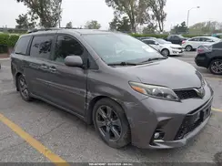 5TDXZ3DC0JS913253 2018 TOYOTA SIENNA