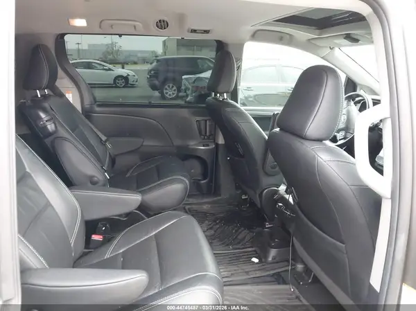 5TDXZ3DC0JS913253 2018 TOYOTA SIENNA - Image 8