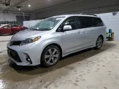 5TDXZ3DC0JS920879 2018 TOYOTA SIENNA