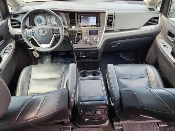 5TDXZ3DC0JS921918 2018 TOYOTA SIENNA - Image 8
