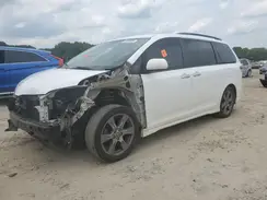 5TDXZ3DC0JS930571 2018 TOYOTA SIENNA