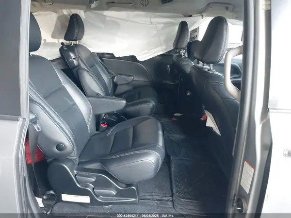 5TDXZ3DC0JS950481 2018 TOYOTA SIENNA - Image 8