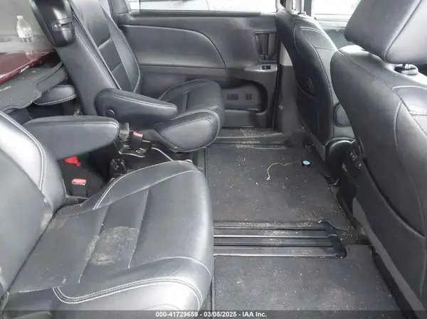5TDXZ3DC0JS952795 2018 TOYOTA SIENNA - Image 8