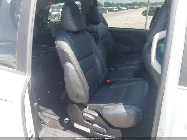 5TDXZ3DC0JS954224 2018 TOYOTA SIENNA - Image 8