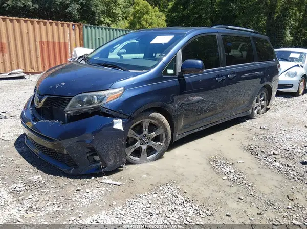 5TDXZ3DC0KS015608 2019 TOYOTA SIENNA - Image 2