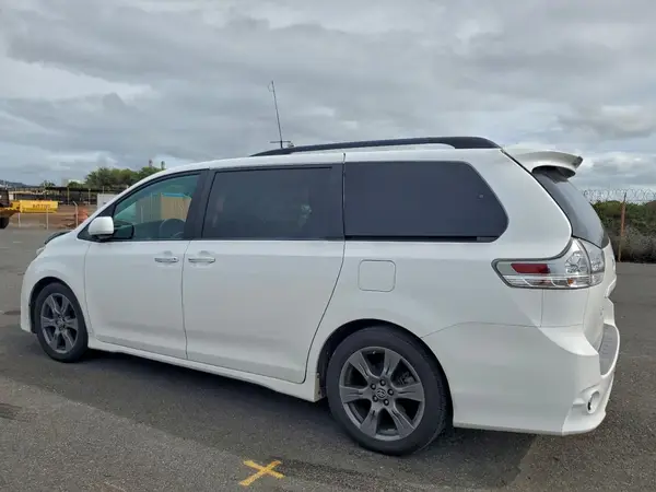 5TDXZ3DC0LS070920 2020 TOYOTA SIENNA - Image 2
