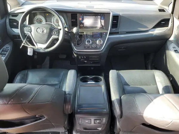 5TDXZ3DC1HS773420 2017 TOYOTA SIENNA - Image 8