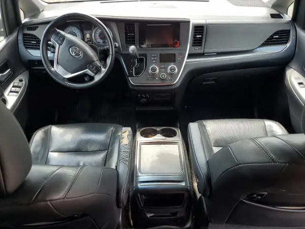 5TDXZ3DC1HS776026 2017 TOYOTA SIENNA - Image 8
