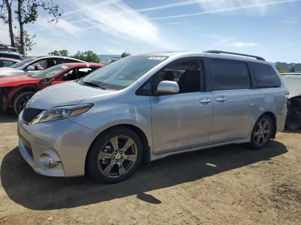 5TDXZ3DC1HS779282 2017 TOYOTA SIENNA - Image 1