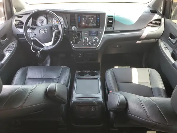 5TDXZ3DC1HS779282 2017 TOYOTA SIENNA - Image 8