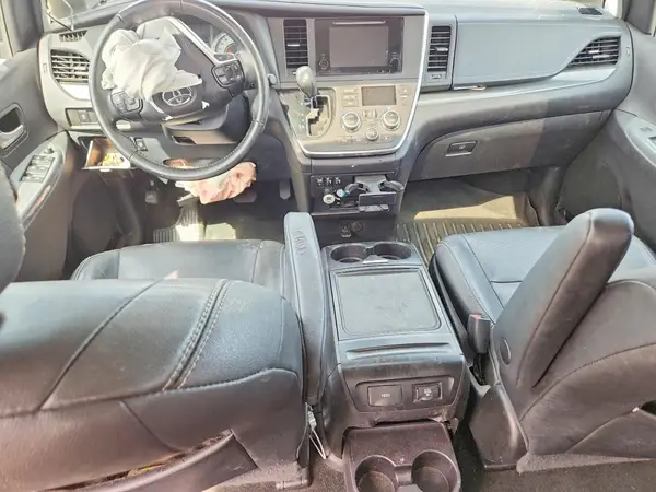 5TDXZ3DC1HS792419 2017 TOYOTA SIENNA - Image 8