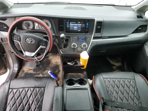 5TDXZ3DC1HS795353 2017 TOYOTA SIENNA - Image 8