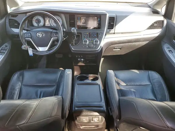 5TDXZ3DC1HS804181 2017 TOYOTA SIENNA - Image 8
