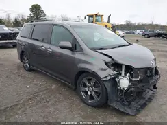 5TDXZ3DC1HS826245 2017 TOYOTA SIENNA