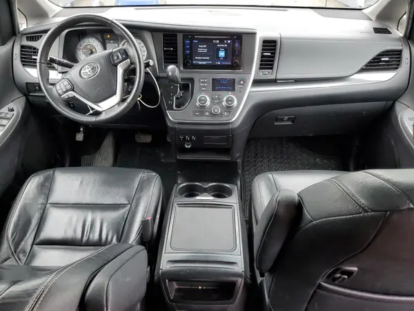 5TDXZ3DC1HS845166 2017 TOYOTA SIENNA - Image 8