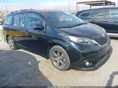 5TDXZ3DC1HS850111 2017 TOYOTA SIENNA